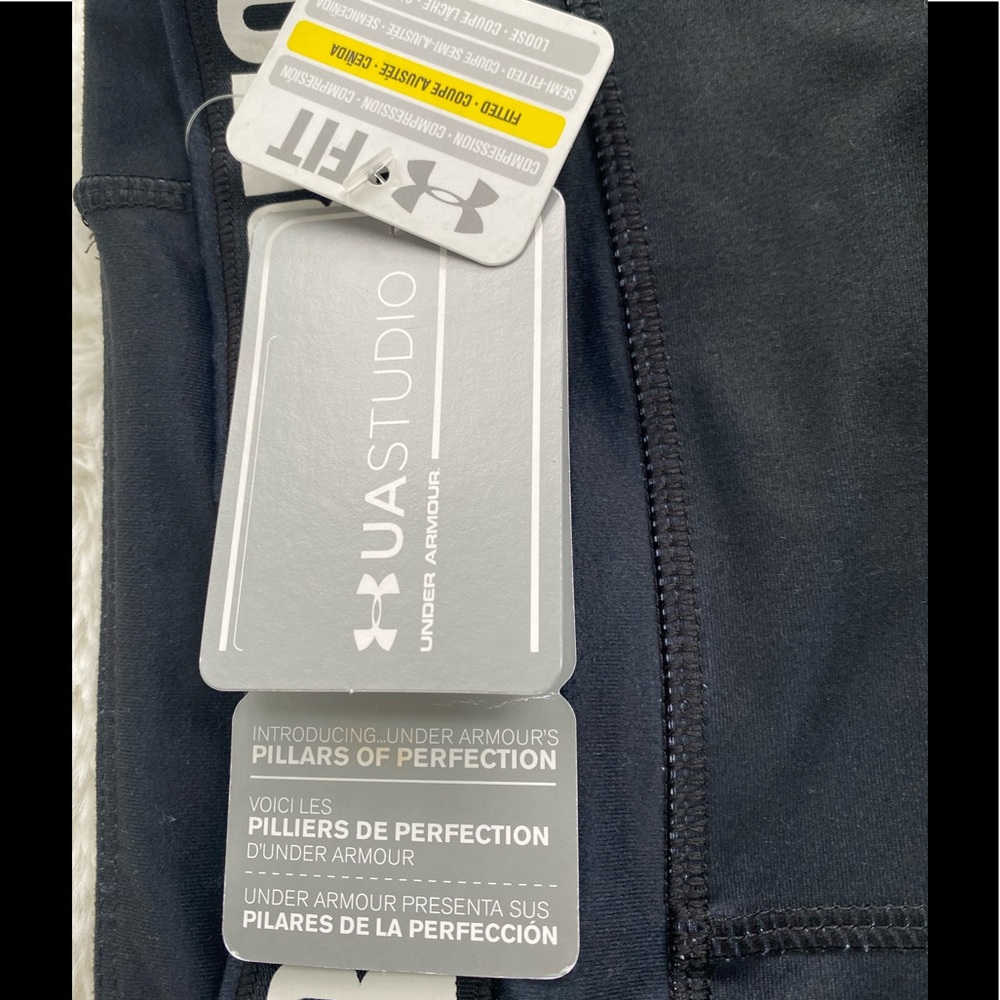🧘‍♀️ Under Armour NWT Capri leggings M - Picture 4 of 4